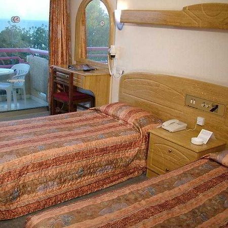 Arsinoe Beach Hotel Limassol Bagian luar foto