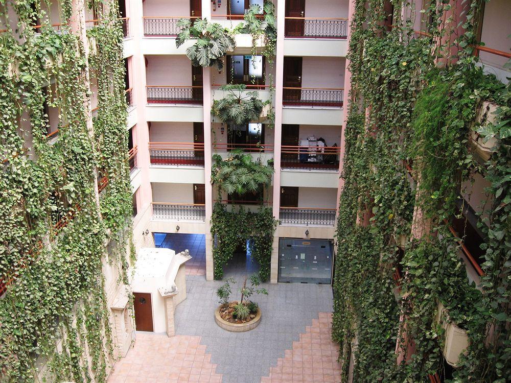 Arsinoe Beach Hotel Limassol Bagian luar foto