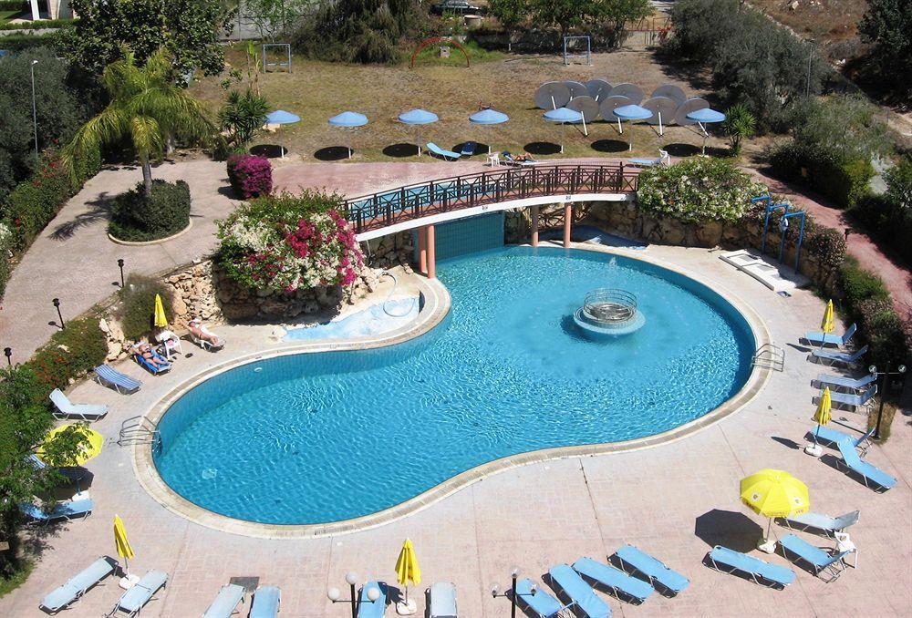 Arsinoe Beach Hotel Limassol Bagian luar foto