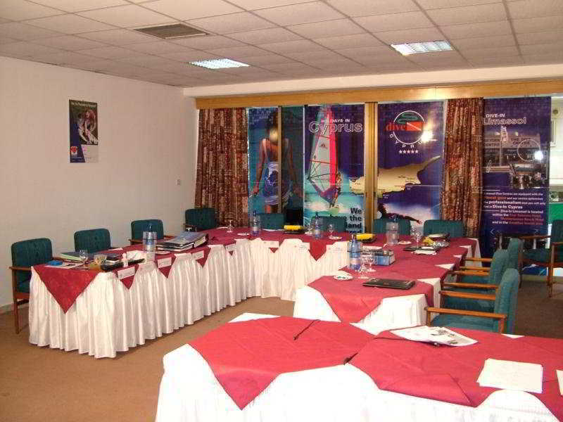 Arsinoe Beach Hotel Limassol Bagian luar foto