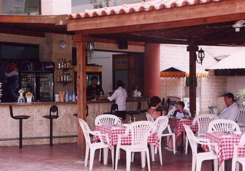 Arsinoe Beach Hotel Limassol Bagian luar foto